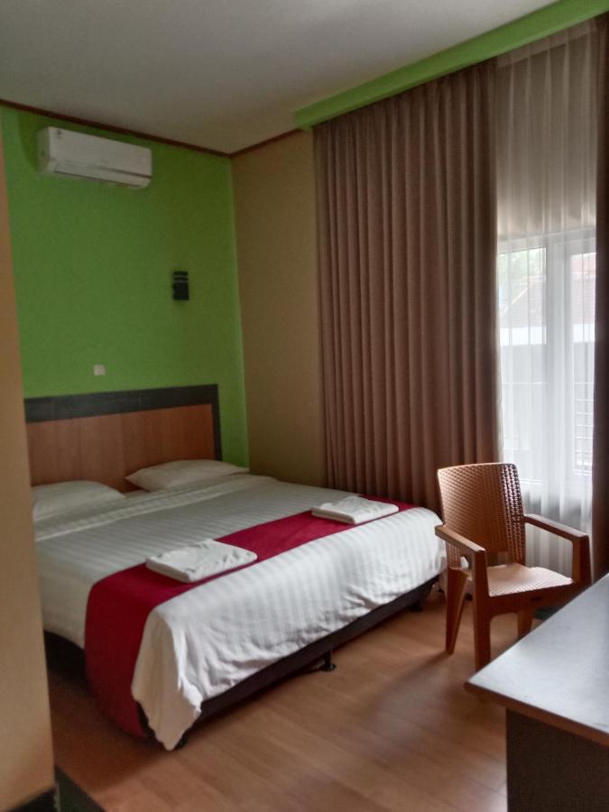 The New Orlinds Guest House Wonosari Экстерьер фото