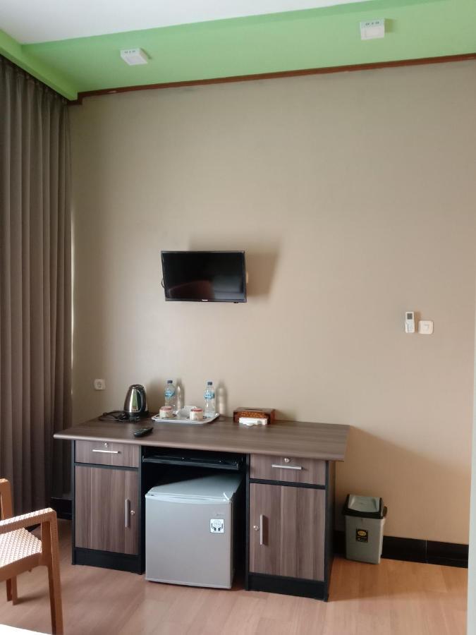The New Orlinds Guest House Wonosari Экстерьер фото