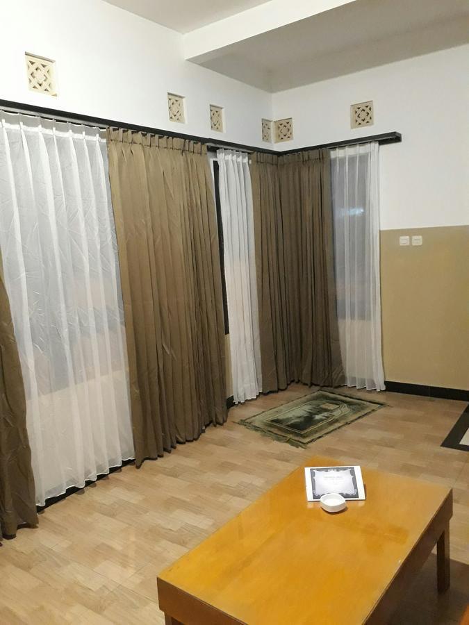 The New Orlinds Guest House Wonosari Экстерьер фото